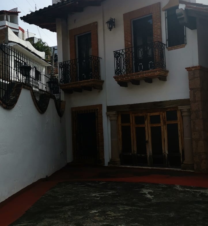 Casa con Departamento y Local en Venta en Taxco Guerrero – Vilchis  Inmobiliaria